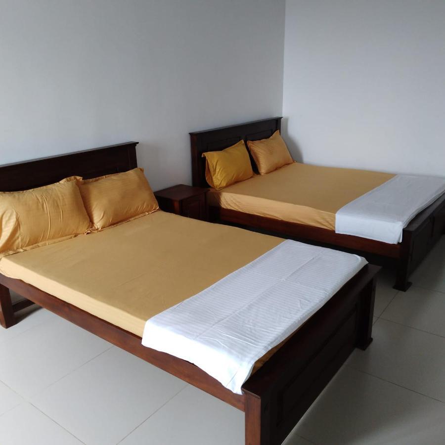 Catamaran6 Guest Inn Trincomalee Exterior photo